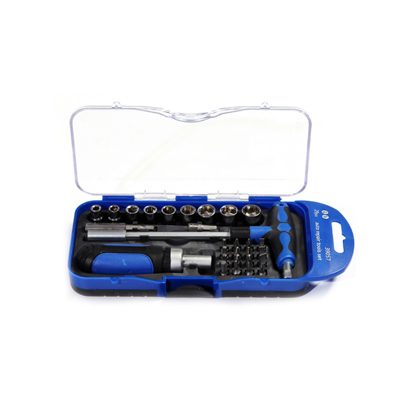 Một sự kết hợp của 38 cờ lê ratchet